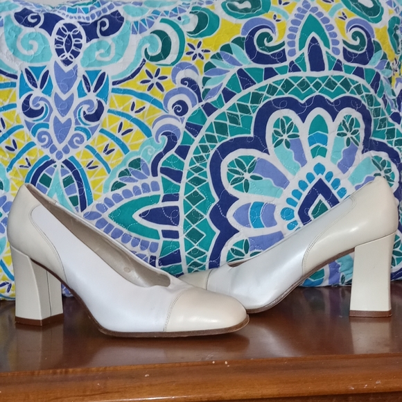 *Final Reduction* Vintage Arnold Churgin Pumps - Picture 3 of 6